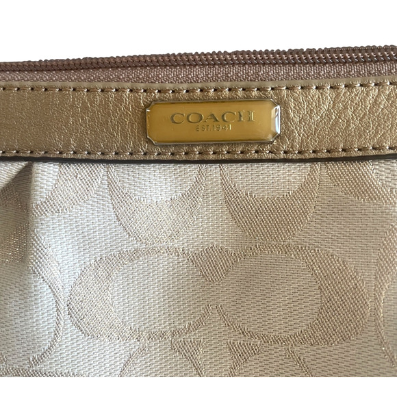 COACH Signature Metallic Khaki Gold Pleated Leather Top Zip Wristlet Bag Logo - Picture 2 of 8